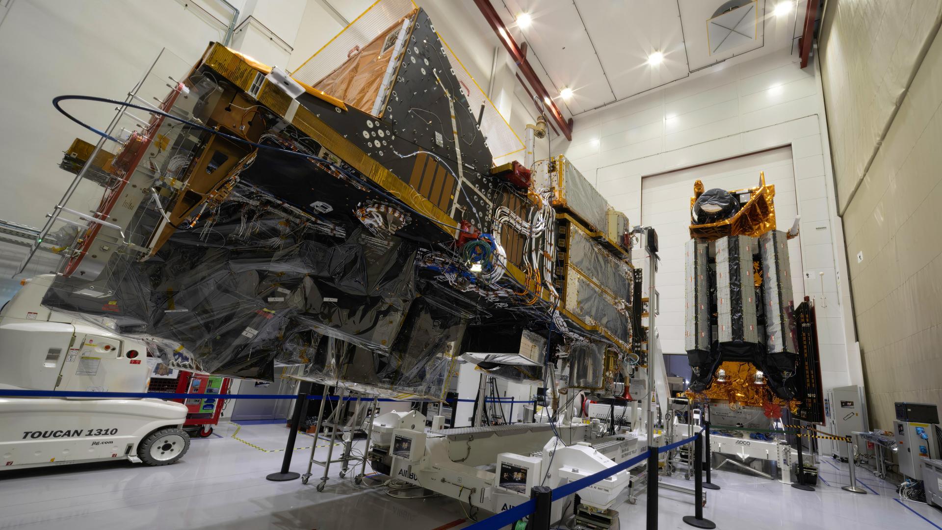 MetOp-SG satellites in the Airbus cleanroom in Toulouse. Photo: ESA / Manuel Pedoussaut